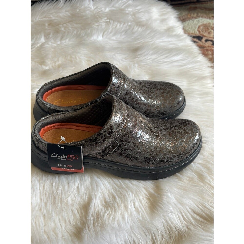 Clarks pro clogs